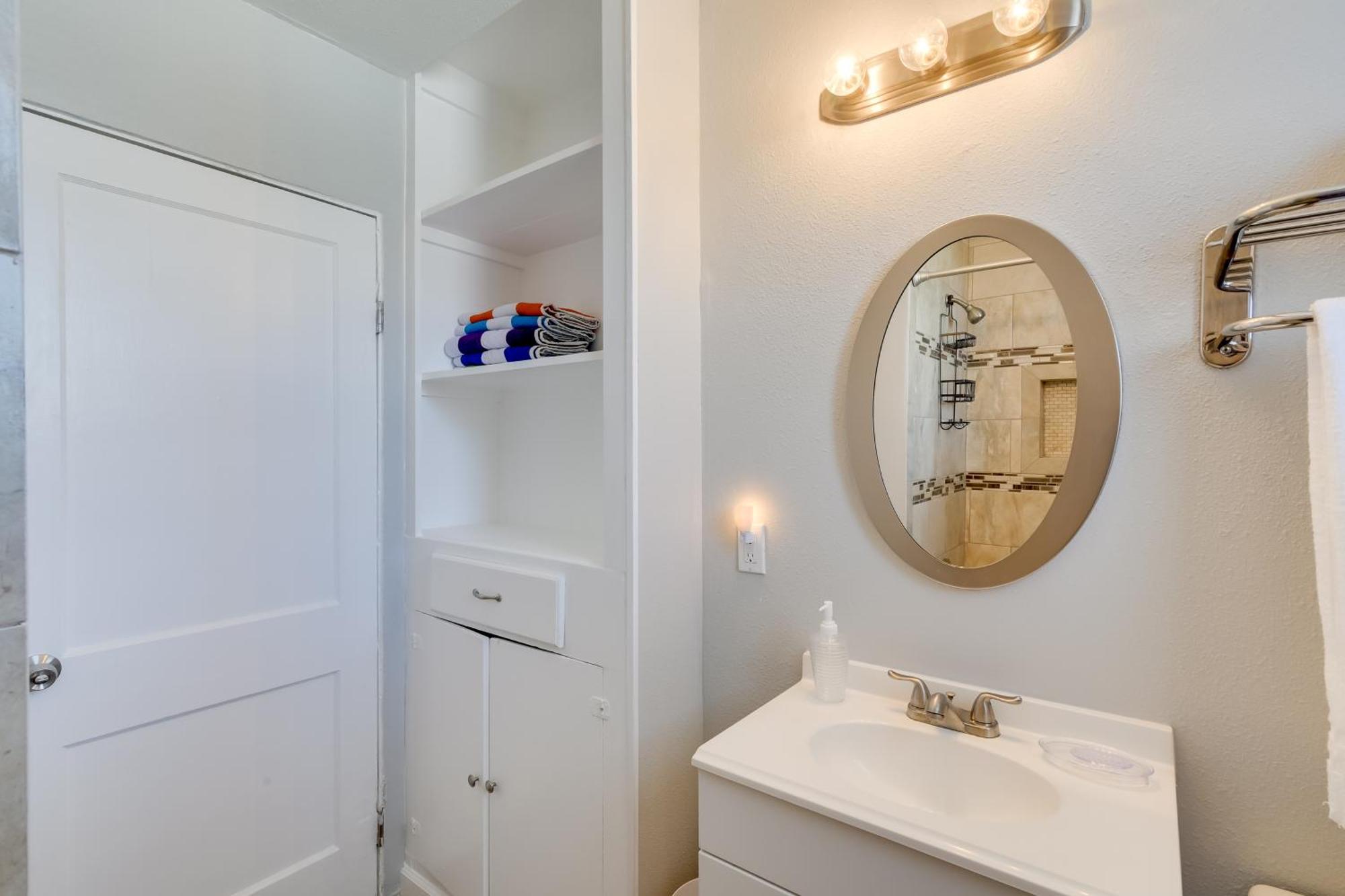 Beautiful Galveston Apt With Deck Less Than 3 Mi To Dtwn! Exterior foto